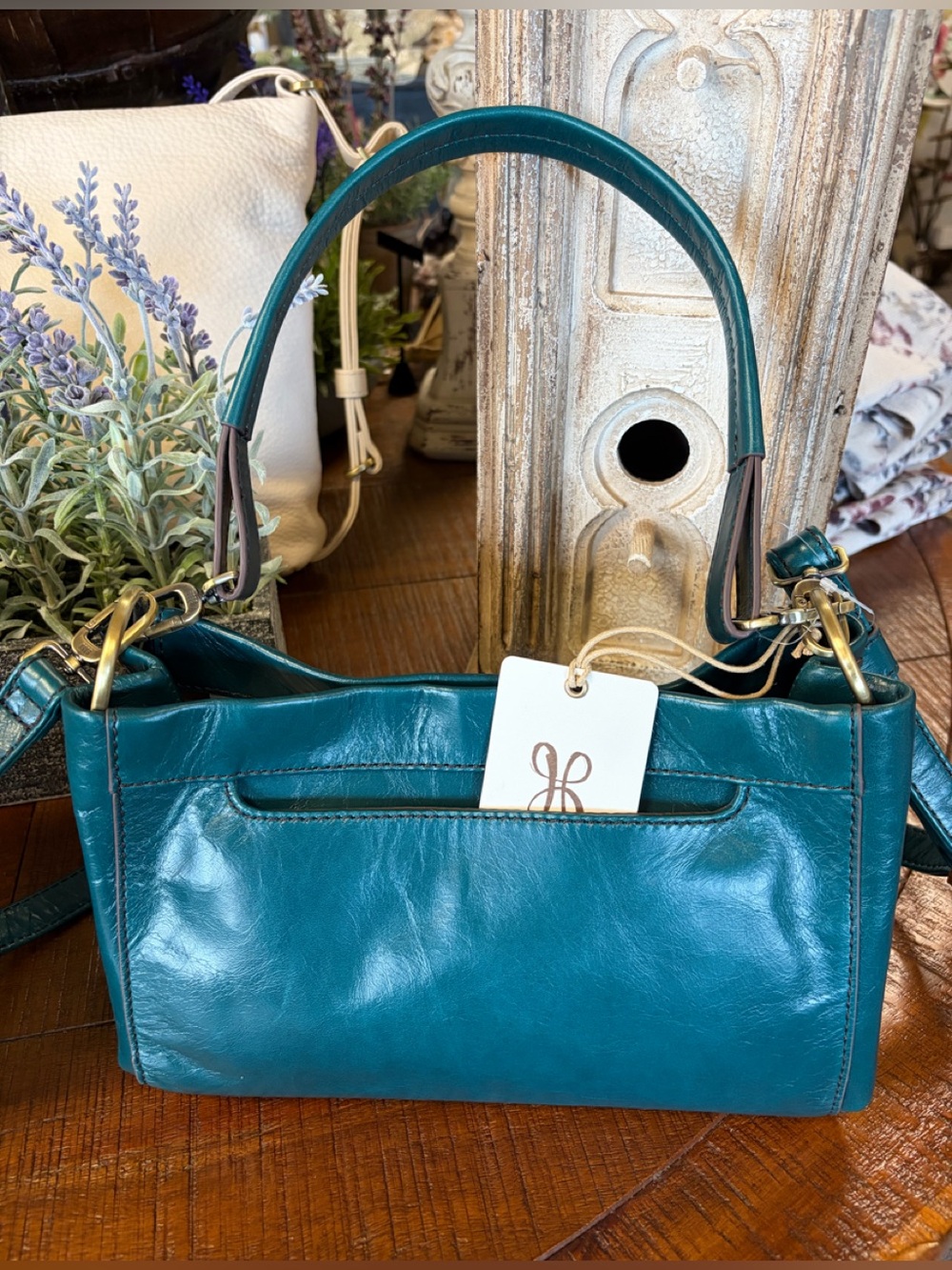 Hobo Leather Seneca Shoulder Crossbody - Picture 2 of 4